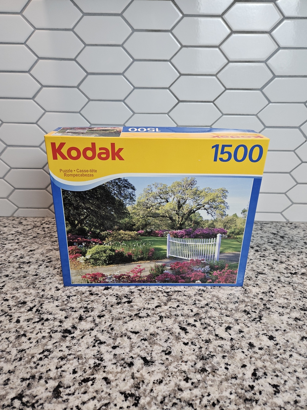 Kodak 1500-Piece Garden Puzzle - Yellow, Blue & White